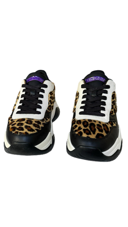 CRIME LONDON Snickers